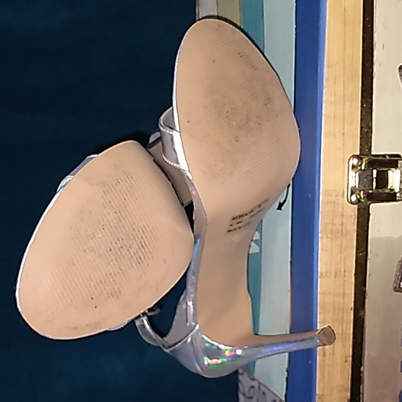 Rainbow 🌈silver heels - Picture 3 of 5